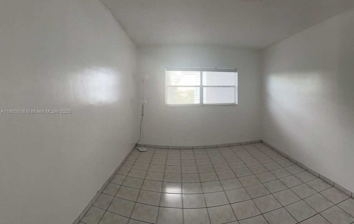 For Rent: $1,600 (1 beds, 1 baths, 645 Square Feet)