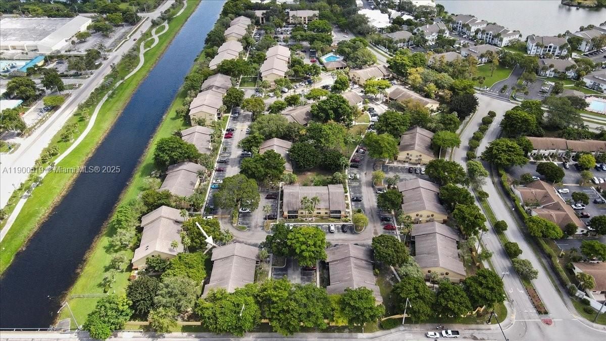 Active With Contract: $212,000 (2 beds, 1 baths, 1070 Square Feet)