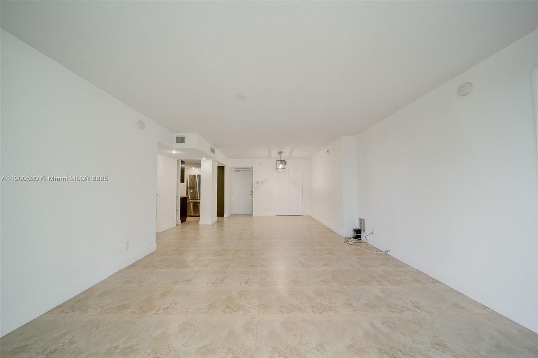 For Sale: $483,000 (2 beds, 2 baths, 1331 Square Feet)