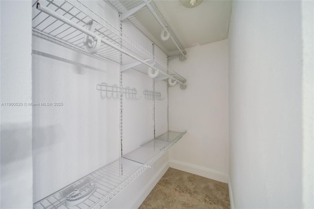 For Sale: $483,000 (2 beds, 2 baths, 1331 Square Feet)