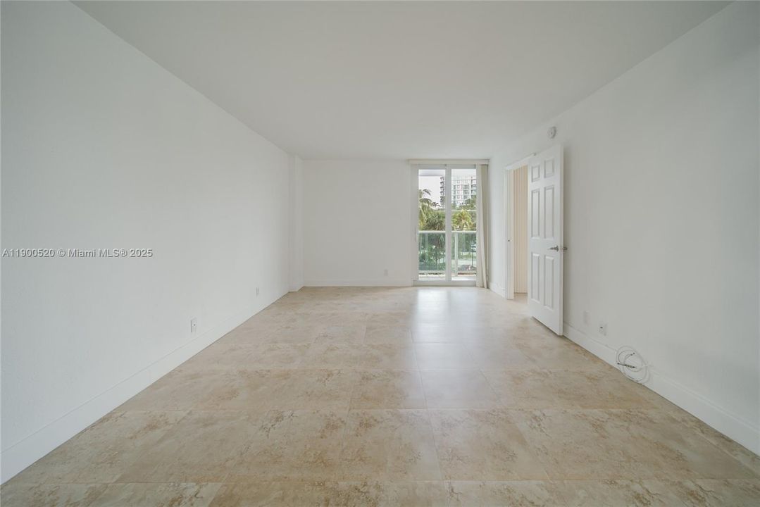 For Sale: $483,000 (2 beds, 2 baths, 1331 Square Feet)