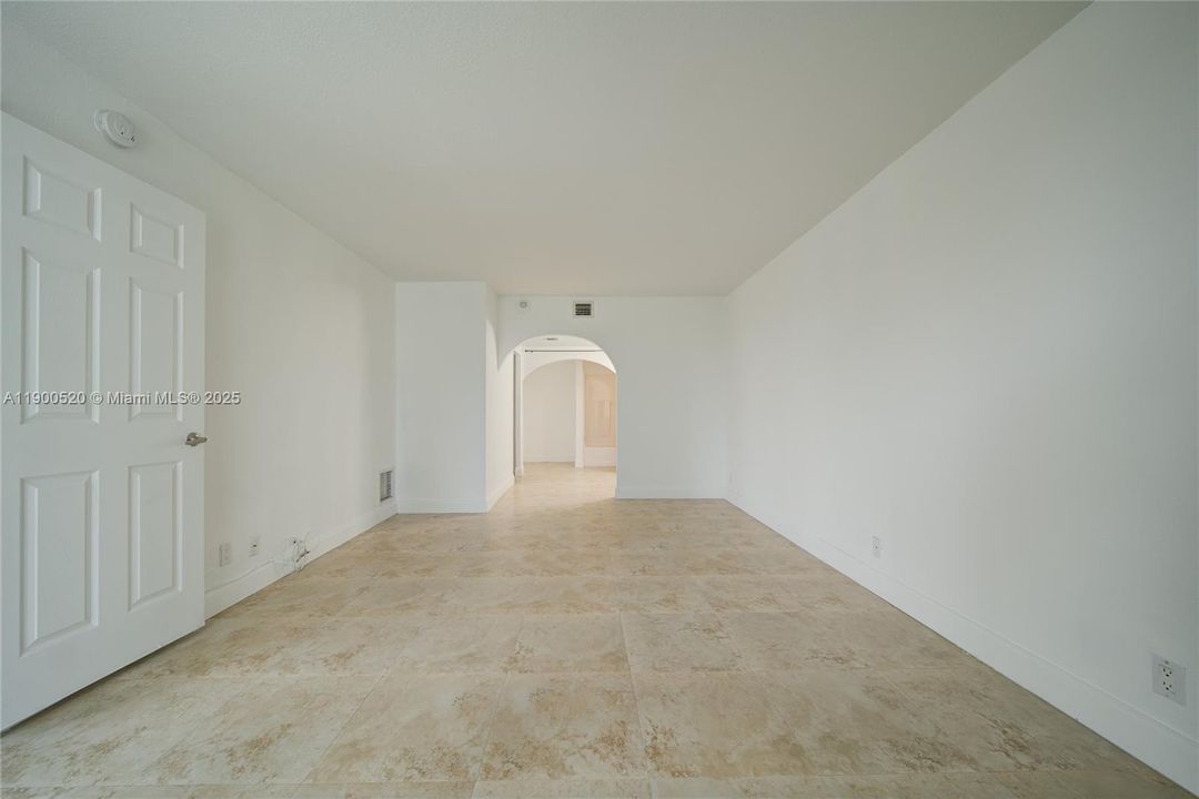 For Sale: $483,000 (2 beds, 2 baths, 1331 Square Feet)