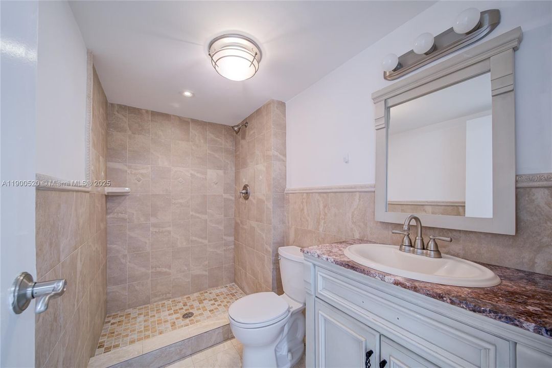 For Sale: $483,000 (2 beds, 2 baths, 1331 Square Feet)