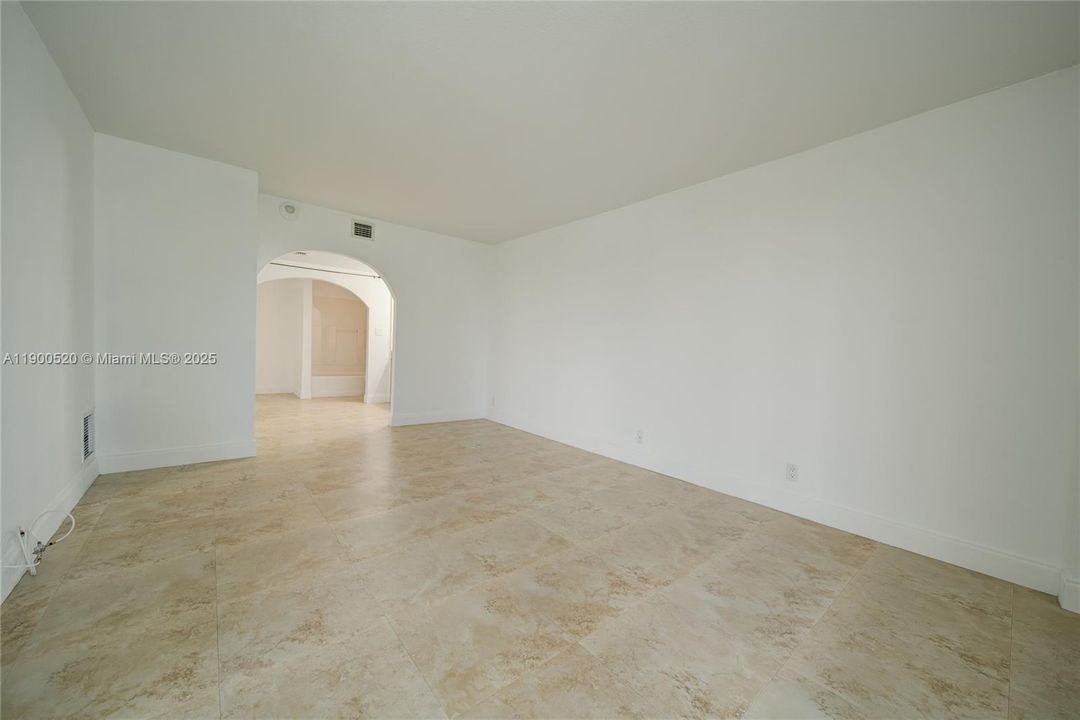 For Sale: $483,000 (2 beds, 2 baths, 1331 Square Feet)