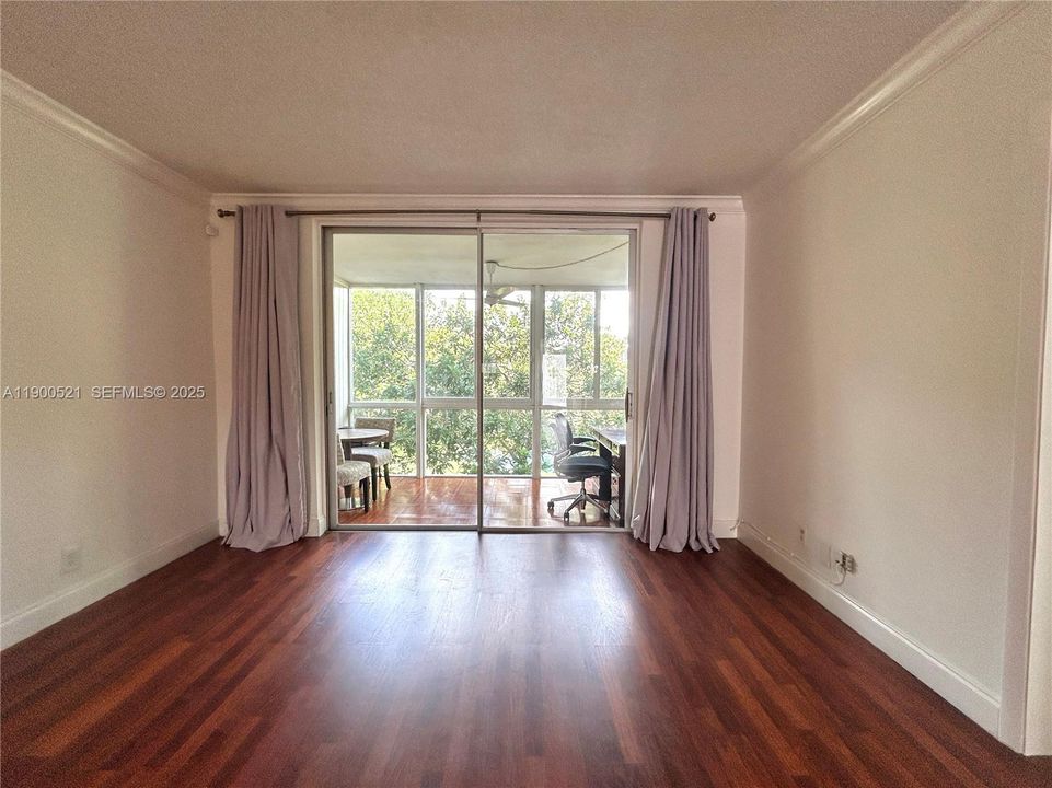 For Sale: $135,000 (2 beds, 2 baths, 1090 Square Feet)