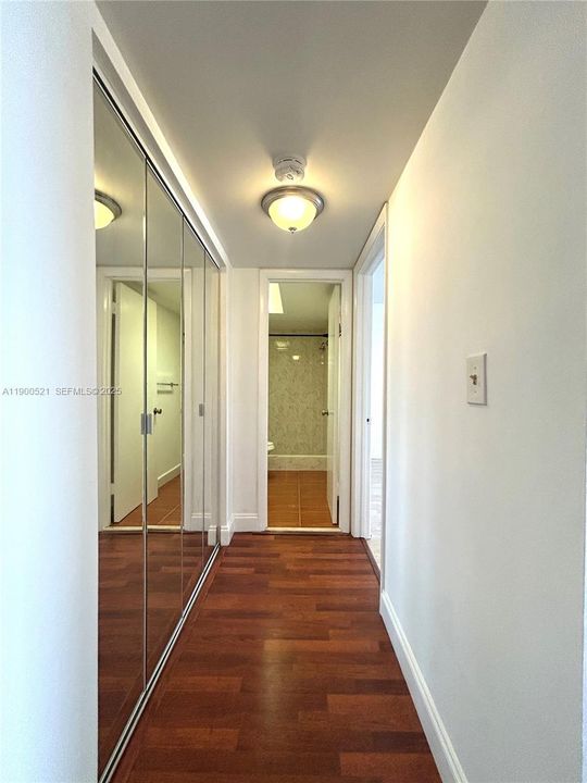 For Sale: $135,000 (2 beds, 2 baths, 1090 Square Feet)