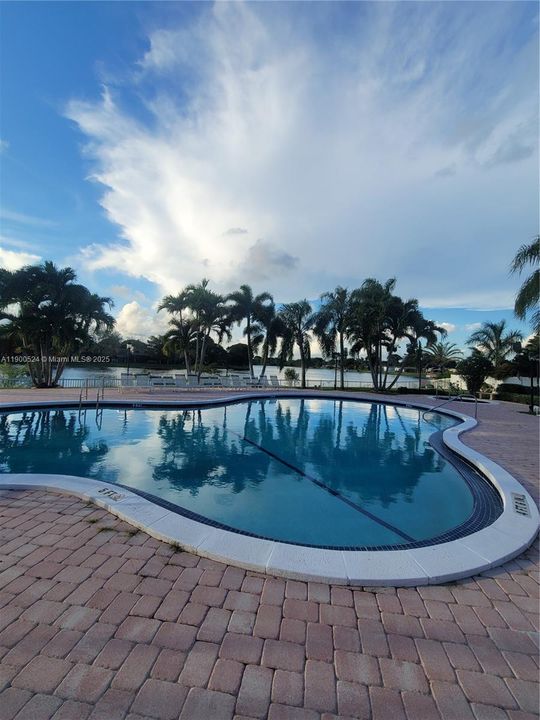 Active With Contract: $3,100 (3 beds, 2 baths, 1456 Square Feet)