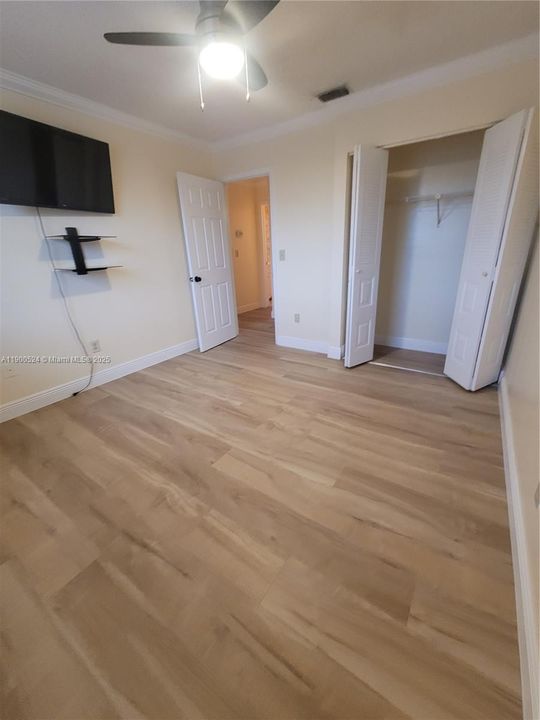 Active With Contract: $3,100 (3 beds, 2 baths, 1456 Square Feet)