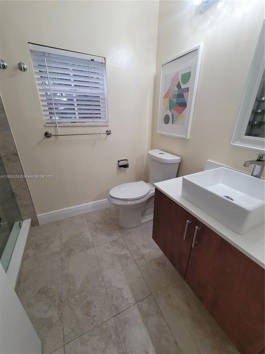 Active With Contract: $3,100 (3 beds, 2 baths, 1456 Square Feet)