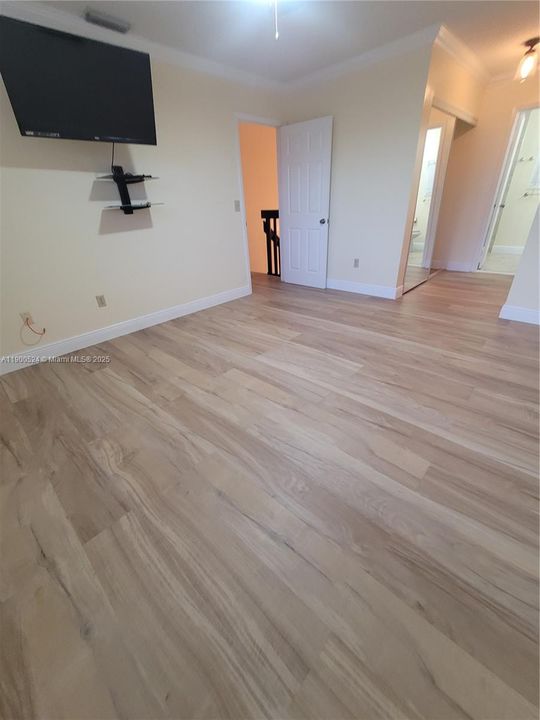 Active With Contract: $3,100 (3 beds, 2 baths, 1456 Square Feet)