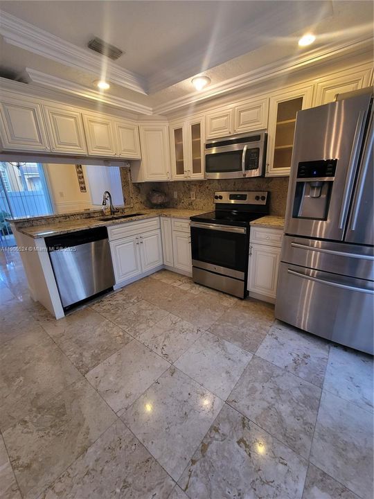 Active With Contract: $3,100 (3 beds, 2 baths, 1456 Square Feet)