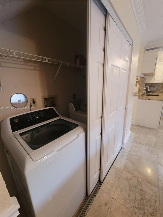 Active With Contract: $3,100 (3 beds, 2 baths, 1456 Square Feet)