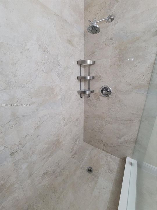 Active With Contract: $3,100 (3 beds, 2 baths, 1456 Square Feet)