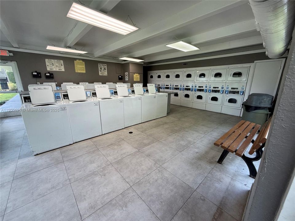 合同活跃: $187,000 (1 贝兹, 1 浴室, 625 平方英尺)