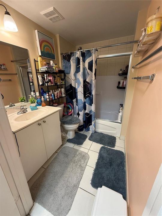 合同活跃: $187,000 (1 贝兹, 1 浴室, 625 平方英尺)