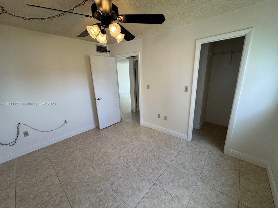 For Sale: $120,000 (2 beds, 2 baths, 850 Square Feet)