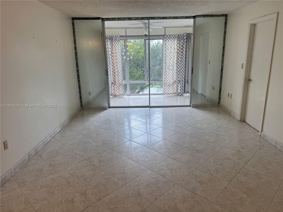 For Sale: $120,000 (2 beds, 2 baths, 850 Square Feet)