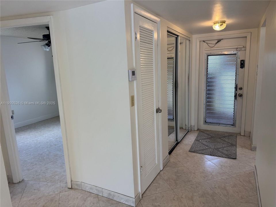 For Sale: $120,000 (2 beds, 2 baths, 850 Square Feet)