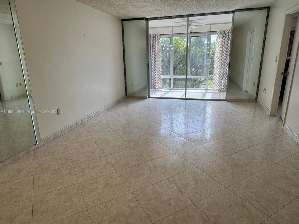 For Sale: $120,000 (2 beds, 2 baths, 850 Square Feet)