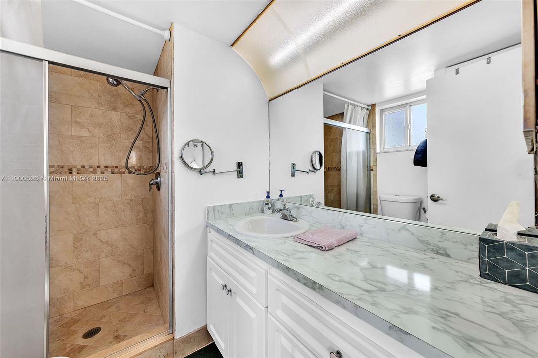 For Sale: $120,000 (2 beds, 2 baths, 850 Square Feet)