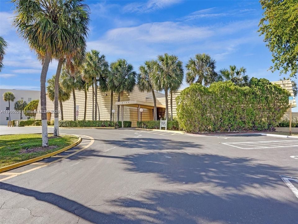 For Sale: $120,000 (2 beds, 2 baths, 850 Square Feet)