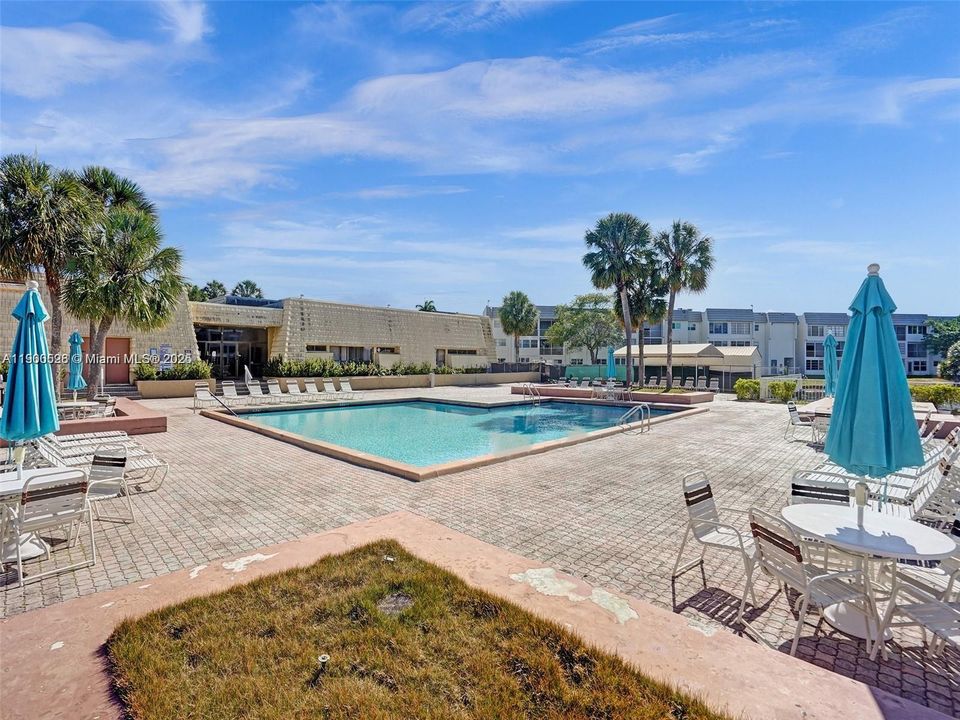 For Sale: $120,000 (2 beds, 2 baths, 850 Square Feet)