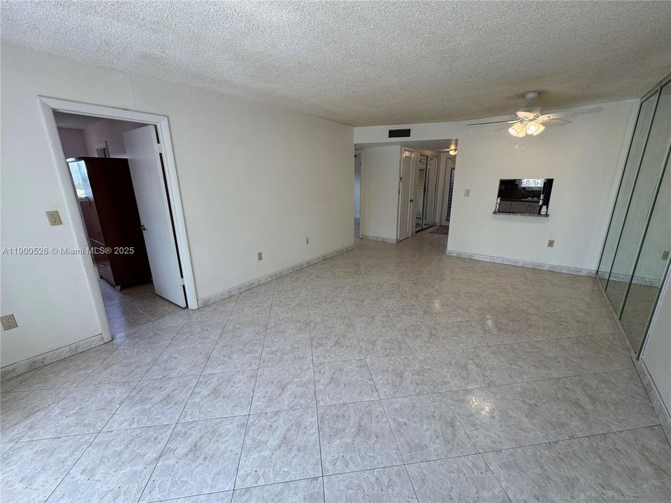 For Sale: $120,000 (2 beds, 2 baths, 850 Square Feet)