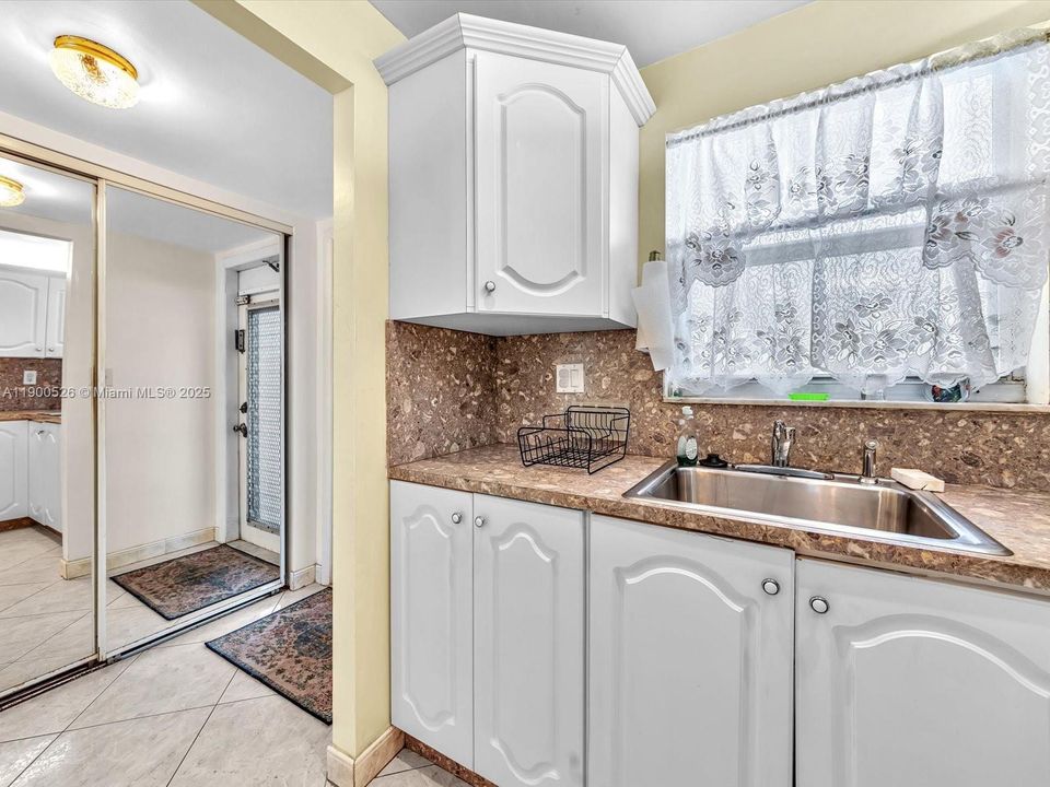 For Sale: $120,000 (2 beds, 2 baths, 850 Square Feet)