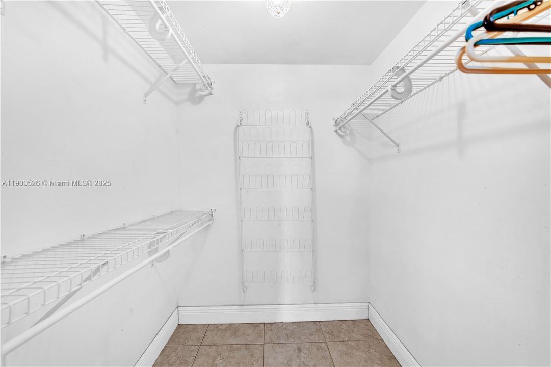 For Sale: $120,000 (2 beds, 2 baths, 850 Square Feet)