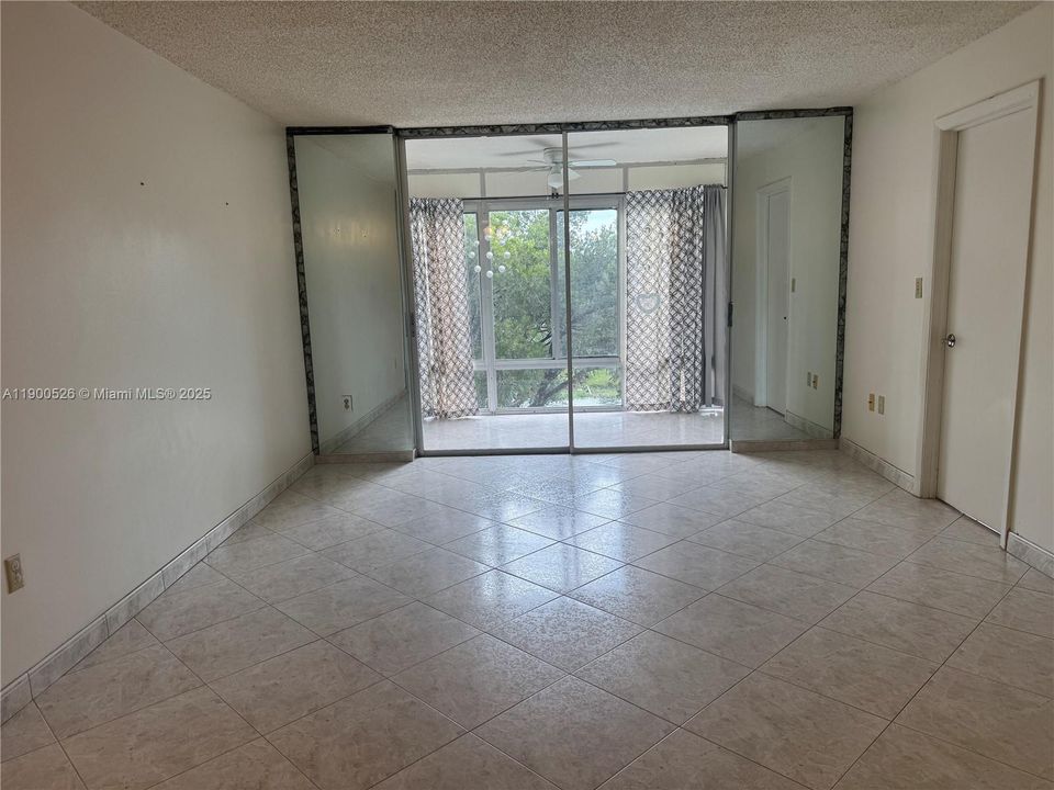 For Sale: $120,000 (2 beds, 2 baths, 850 Square Feet)
