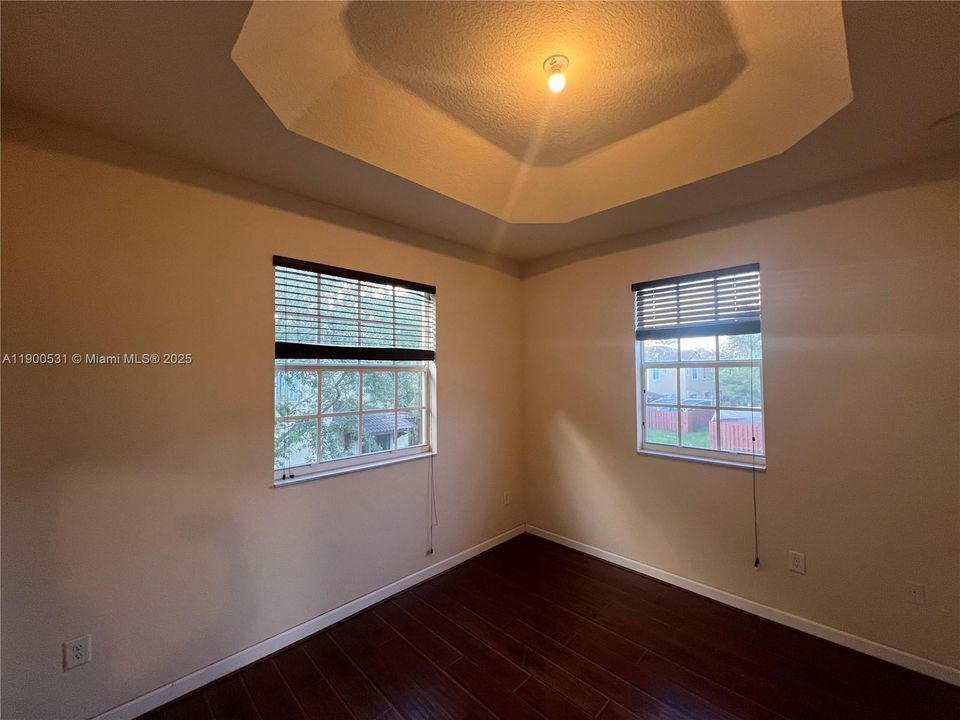 For Rent: $2,450 (3 beds, 3 baths, 1459 Square Feet)