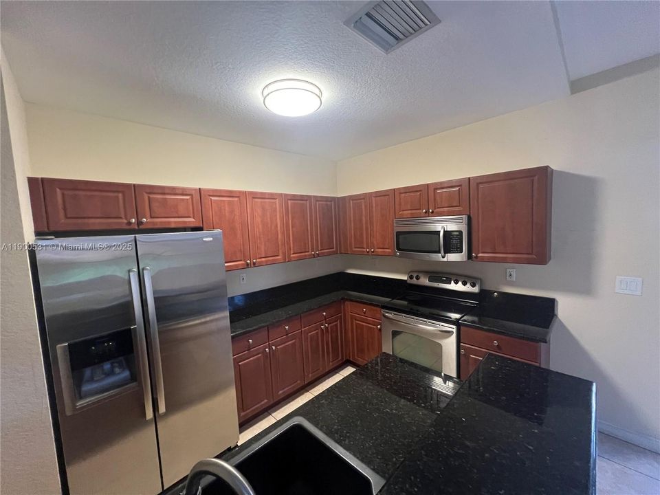 For Rent: $2,450 (3 beds, 3 baths, 1459 Square Feet)