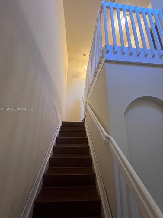 For Rent: $2,450 (3 beds, 3 baths, 1459 Square Feet)