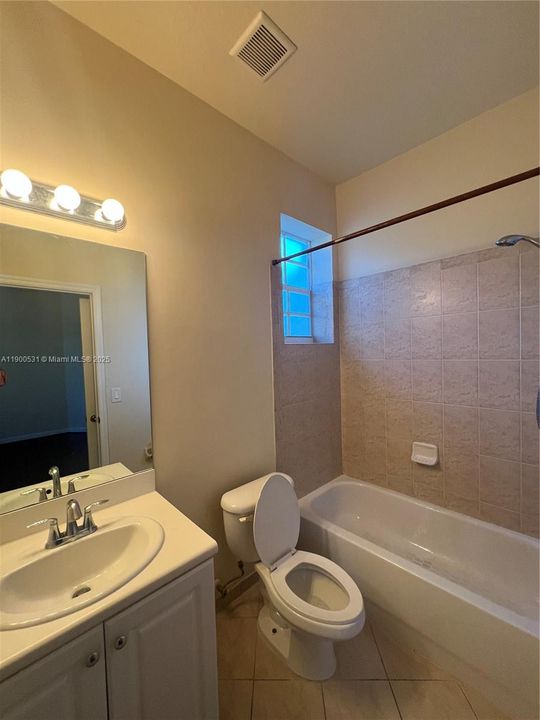 For Rent: $2,450 (3 beds, 3 baths, 1459 Square Feet)