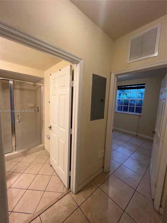 For Rent: $2,450 (3 beds, 3 baths, 1459 Square Feet)