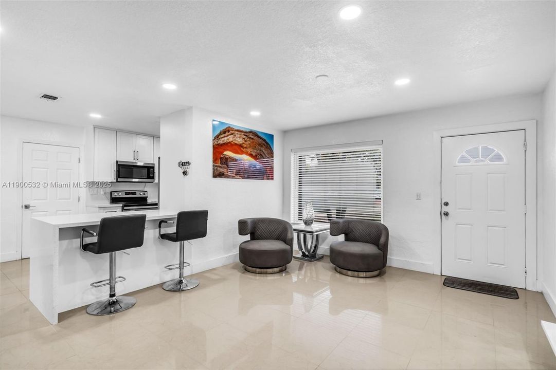 На продажу: $650,000 (4 спален, 2 ванн, 1774 Квадратных фут)