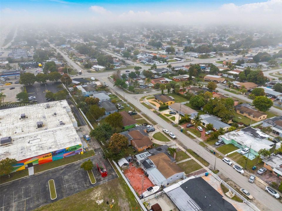 На продажу: $650,000 (4 спален, 2 ванн, 1774 Квадратных фут)