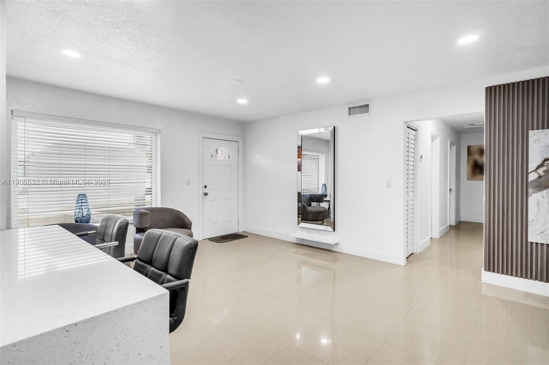 На продажу: $650,000 (4 спален, 2 ванн, 1774 Квадратных фут)