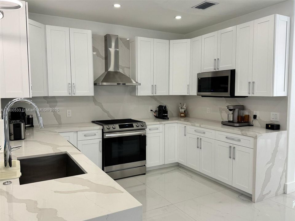 For Sale: $1,500,000 (5 beds, 3 baths, 3504 Square Feet)