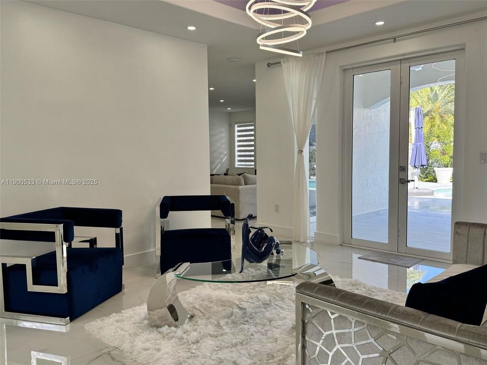 For Sale: $1,500,000 (5 beds, 3 baths, 3504 Square Feet)