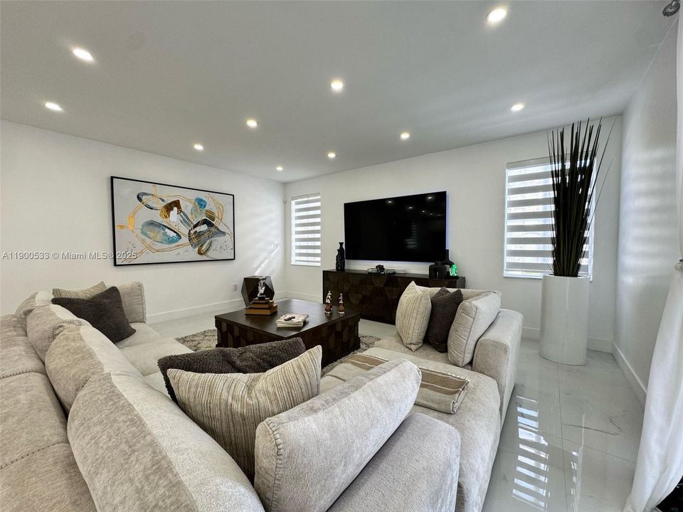 For Sale: $1,500,000 (5 beds, 3 baths, 3504 Square Feet)