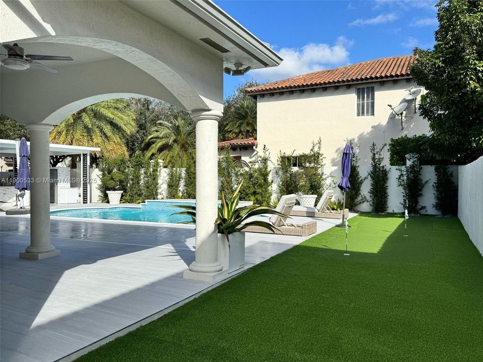 For Sale: $1,500,000 (5 beds, 3 baths, 3504 Square Feet)