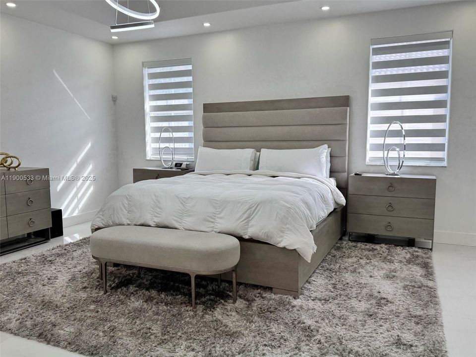 For Sale: $1,500,000 (5 beds, 3 baths, 3504 Square Feet)