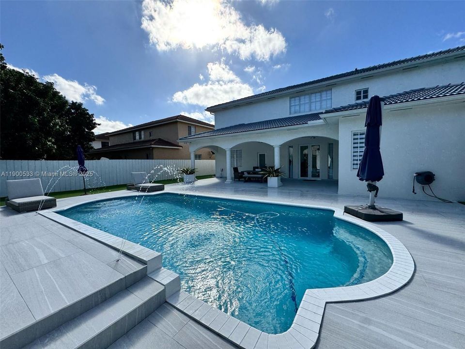 For Sale: $1,500,000 (5 beds, 3 baths, 3504 Square Feet)