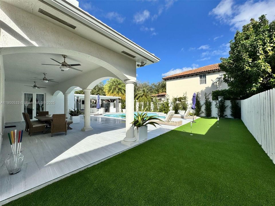 For Sale: $1,500,000 (5 beds, 3 baths, 3504 Square Feet)