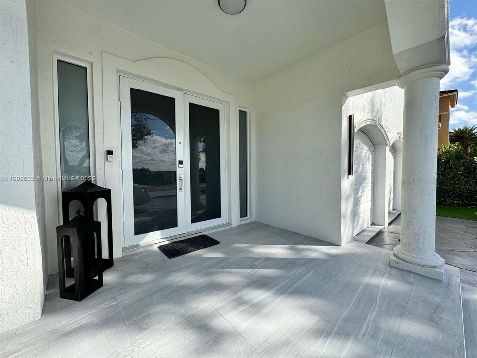 For Sale: $1,500,000 (5 beds, 3 baths, 3504 Square Feet)