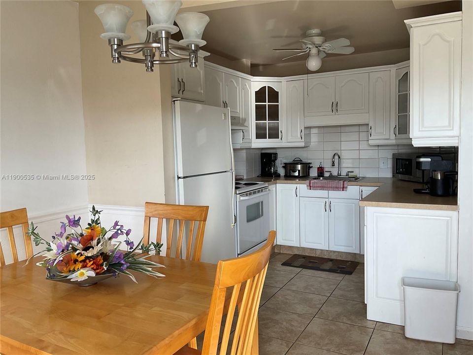 For Rent: $1,575 (1 beds, 1 baths, 564 Square Feet)