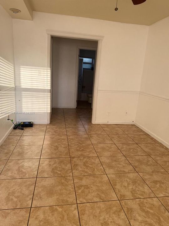For Rent: $1,575 (1 beds, 1 baths, 564 Square Feet)