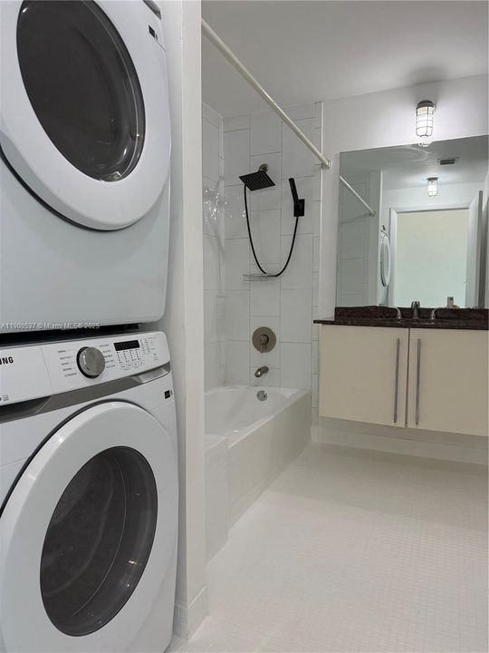 For Rent: $2,225 (0 beds, 1 baths, 618 Square Feet)