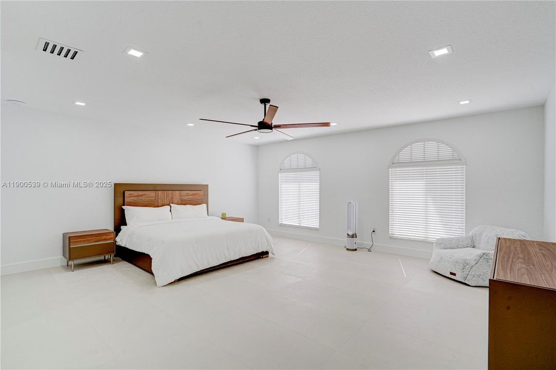 待售: $2,999,000 (5 贝兹, 4 浴室, 3034 平方英尺)